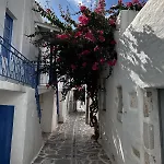 Charming Maison With Terrace, Parikia Center Holiday home