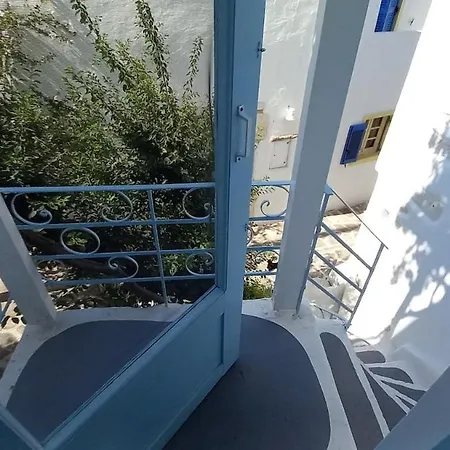 Charming Maison With Terrace, Parikia Center Semesterbostad