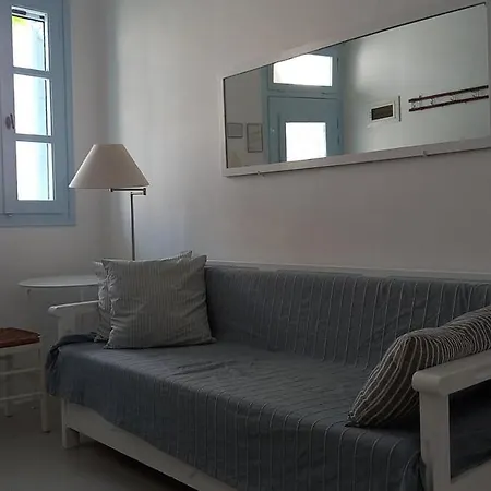Charming Maison With Terrace, Parikia Center Semesterbostad