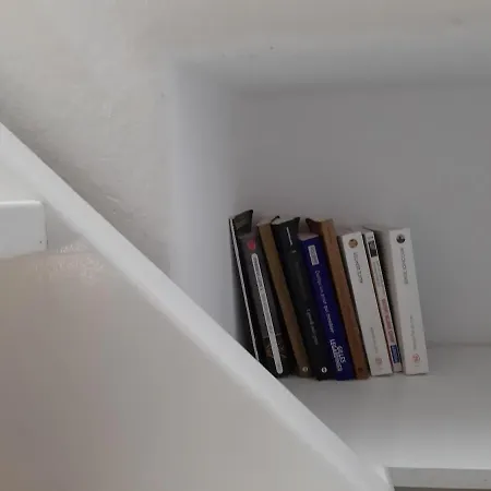 Vakantiehuis Charming Maison With Terrace, Parikia Center