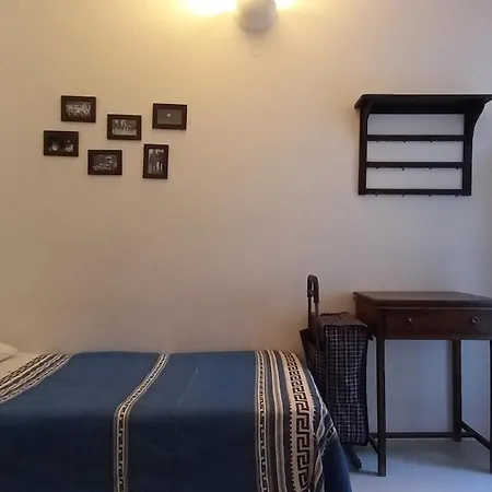 Charming Maison With Terrace, Parikia Center בית נופש *