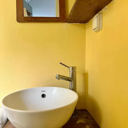 בית נופש Charming Maison With Terrace, Parikia Center פארוס