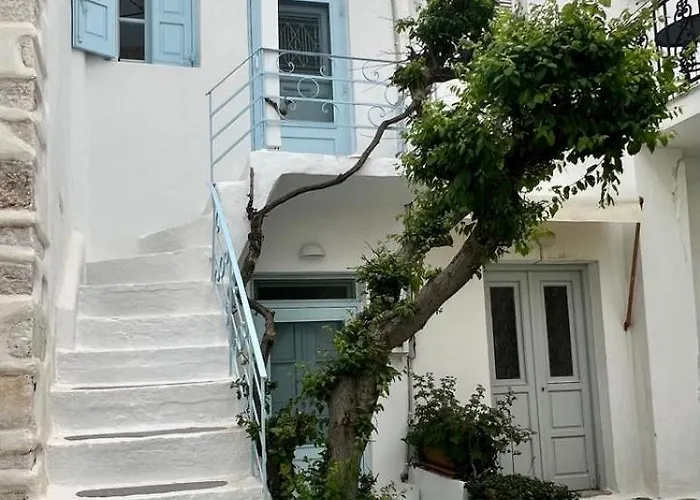 Charming Maison With Terrace, Parikia Center