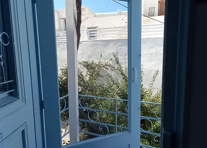 Charming Maison With Terrace, Parikia Center *