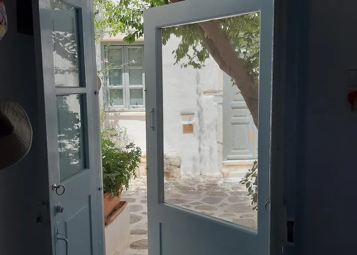 Charming Maison With Terrace, Parikia Center *