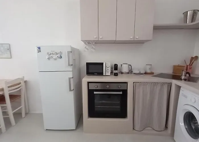 Charming Maison With Terrace, Parikia Center