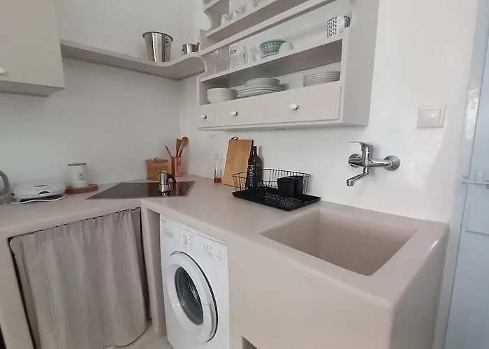 Charming Maison With Terrace, Parikia Center בית נופש *