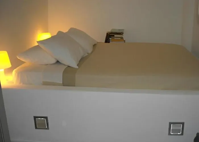 Charming Maison With Terrace, Parikia Center פארוס