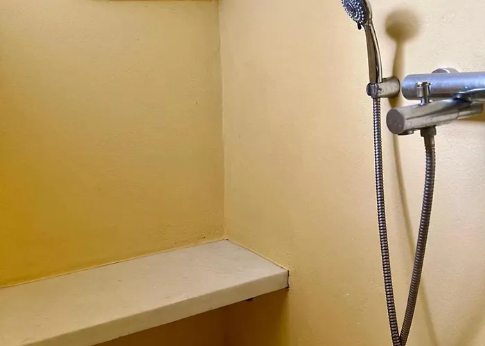 בית נופש Charming Maison With Terrace, Parikia Center פארוס