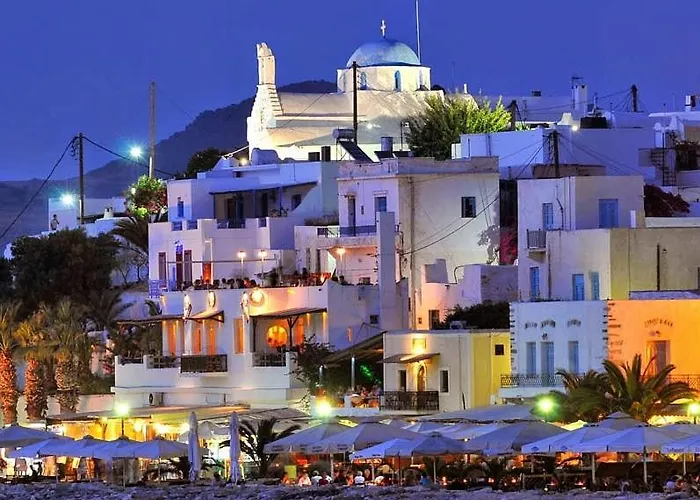 בית נופש Charming Maison With Terrace, Parikia Center *